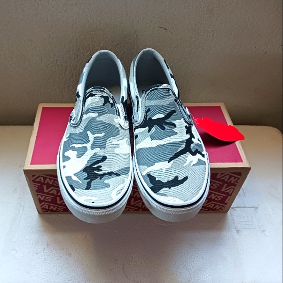 Vans - Picture 2 of 4